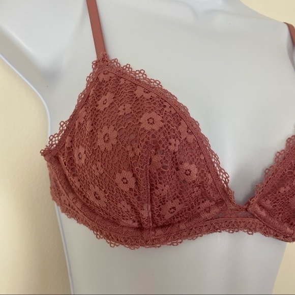 VS VICTORIA’S SECRET Dusty Rose Lace Semi Sheer Bralette Size Small - Picture 2 of 7